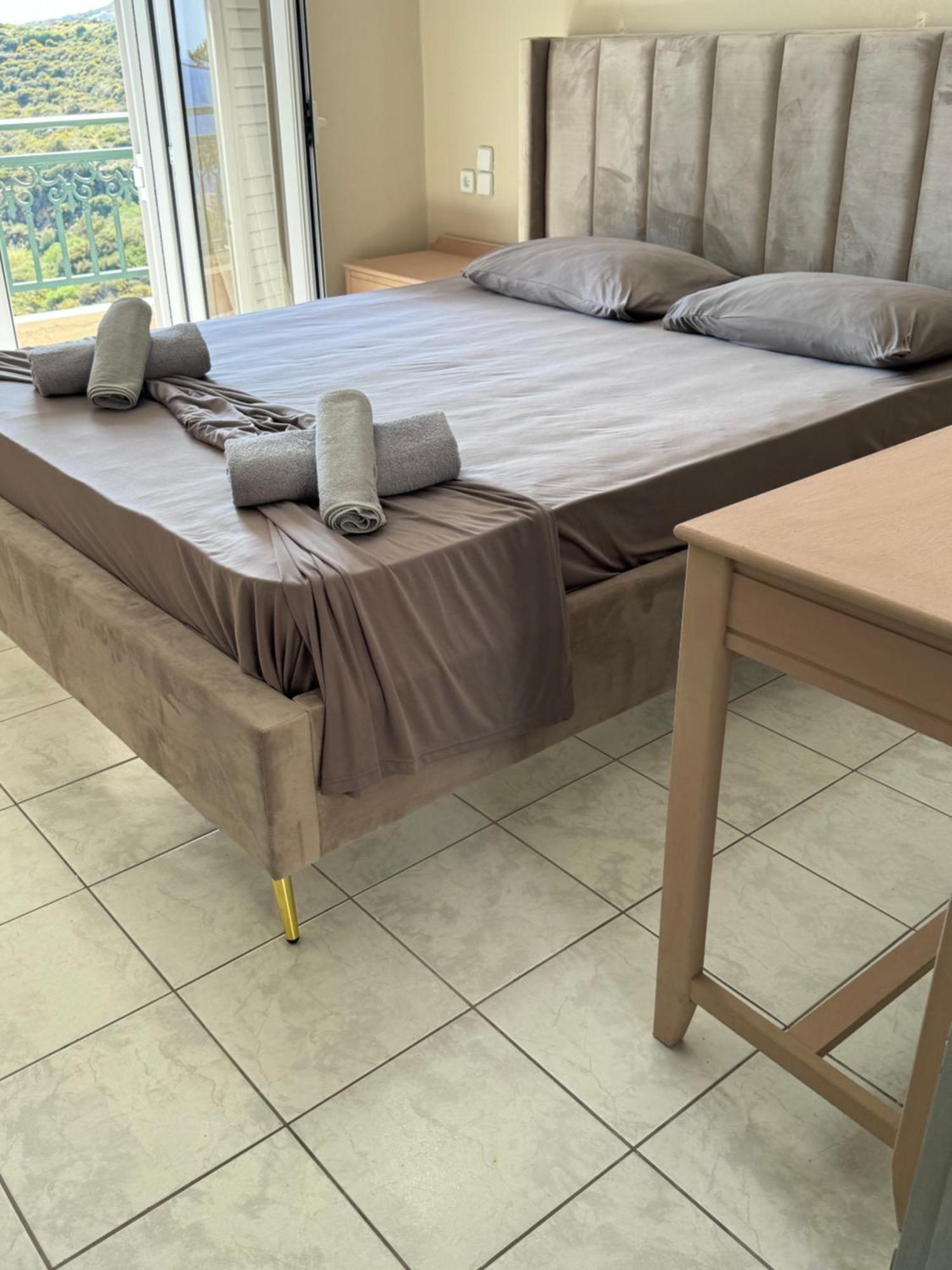Golden View Apartment Agia Pelagia  Ngoại thất bức ảnh